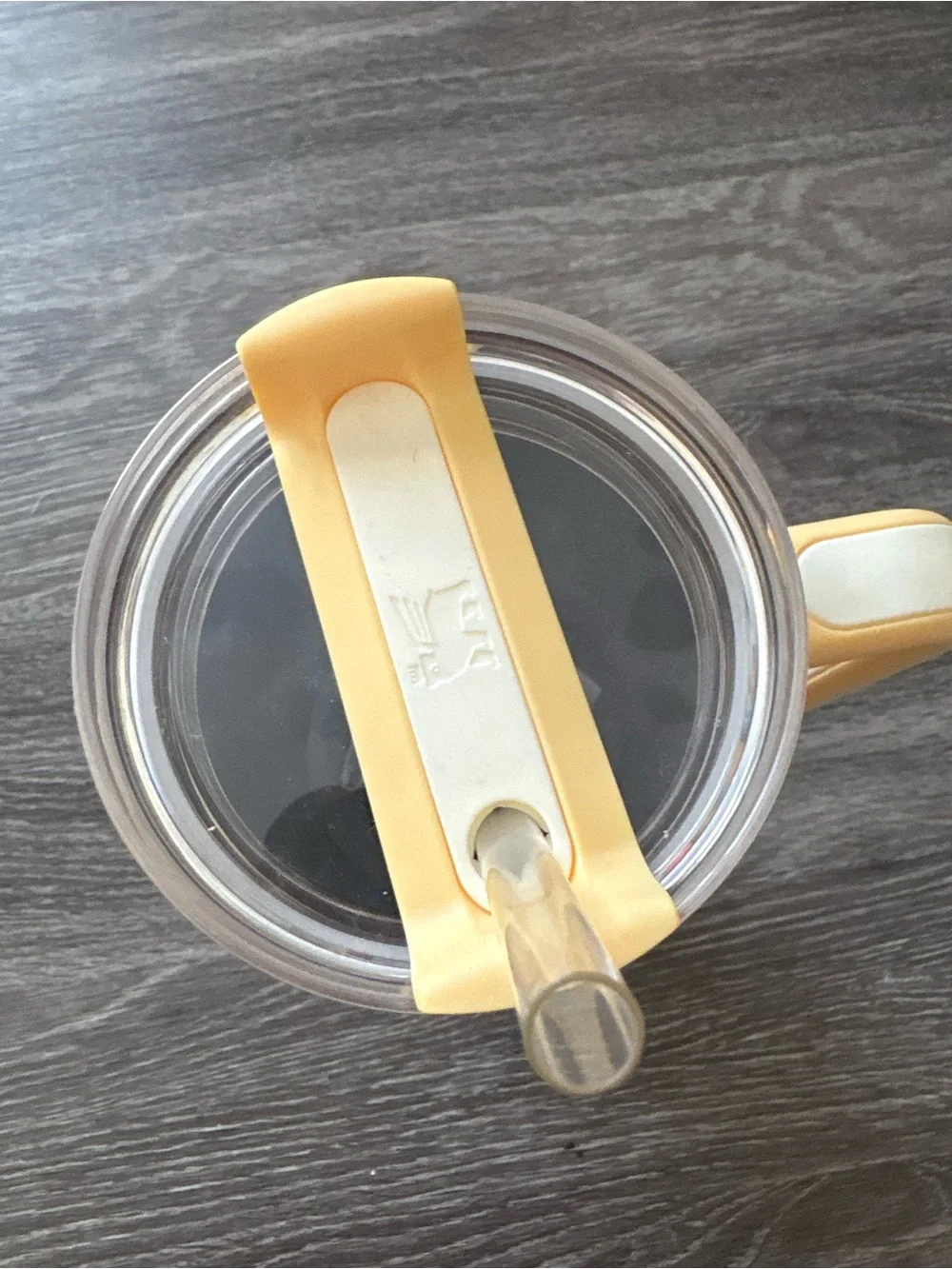 Stanley Yellow and White Striped Quencher Tumbler with Handle and Straw - Picture 4 of 6